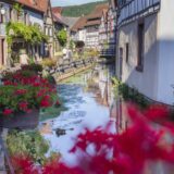 Fluss in der Stadt Annweiler